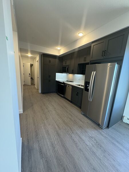 Calgary 1 bedroom Condo Unit for rent. Property photo: 740934-2