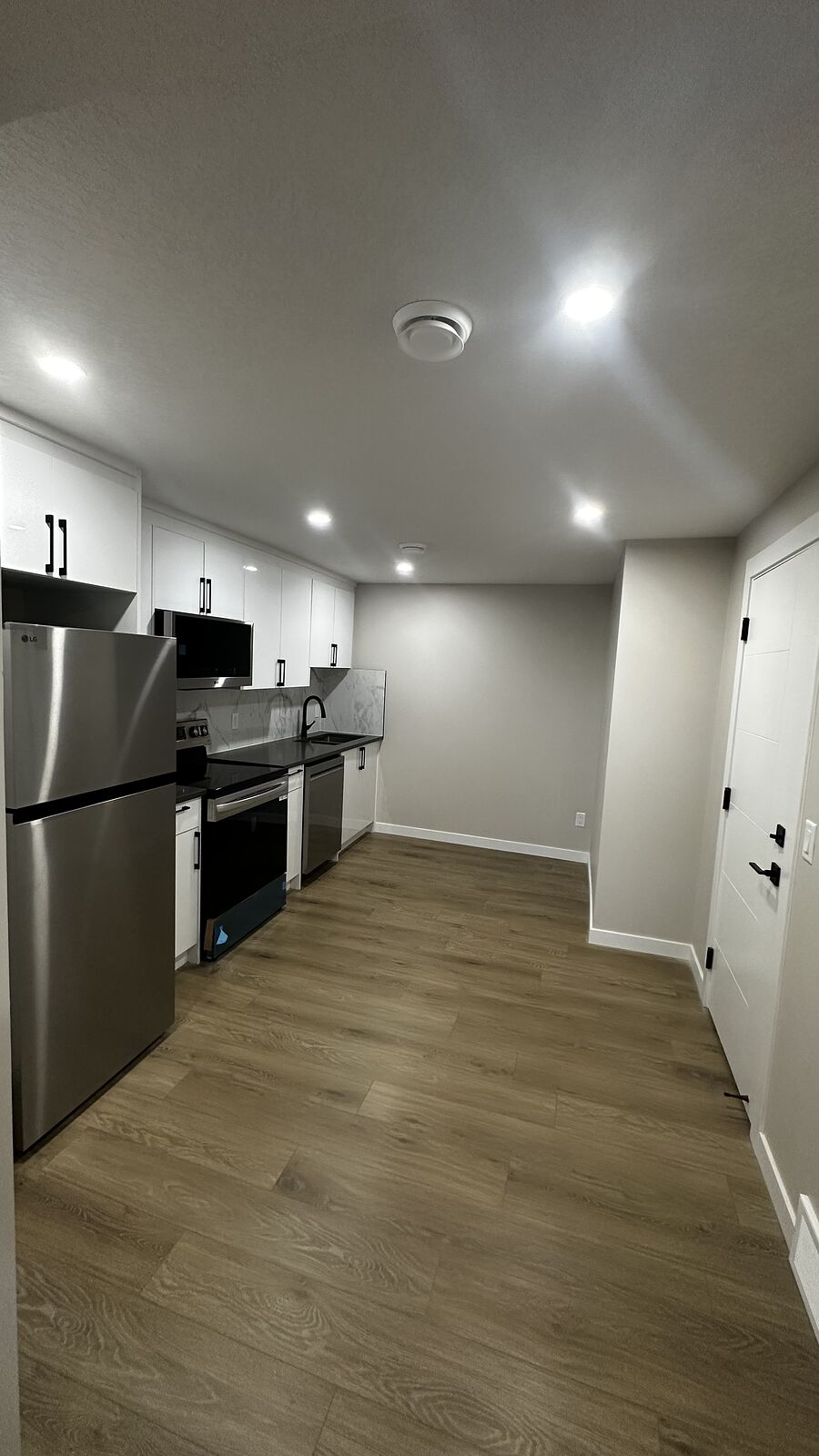 Calgary 2 bedrooms Basement for rent. Property photo: 740984-1