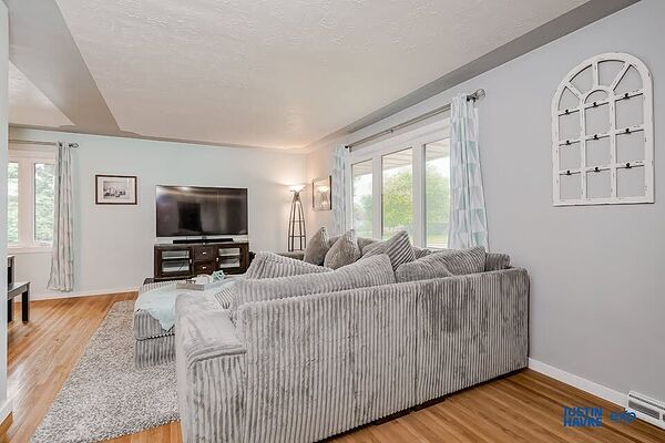 Calgary 2 bedrooms Main Floor for rent. Property photo: 741171-2