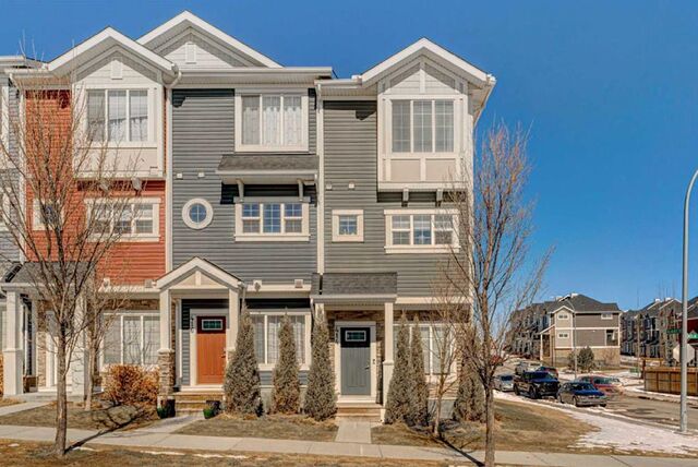 Calgary 2 + Den bedrooms Townhouse for rent. Property photo: 741263-1