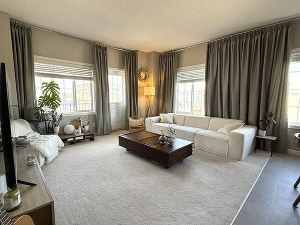 Calgary 2 + Den bedrooms Townhouse for rent. Property photo: 741263-2