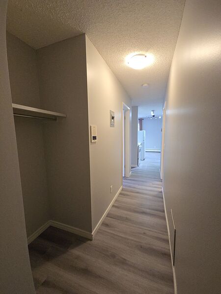 Calgary 1 bedroom Condo Unit for rent. Property photo: 741339-2