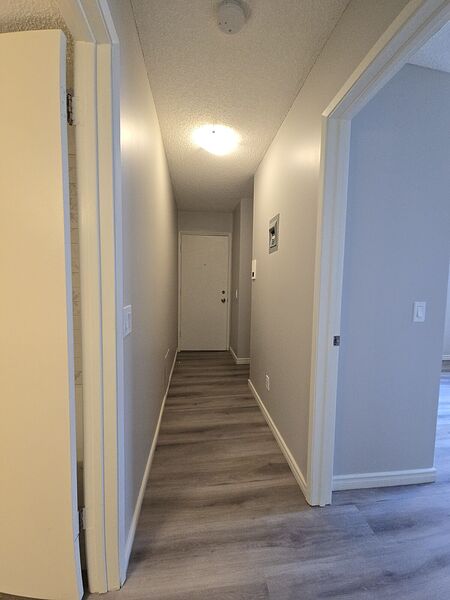 Calgary 1 bedroom Condo Unit for rent. Property photo: 741339-3