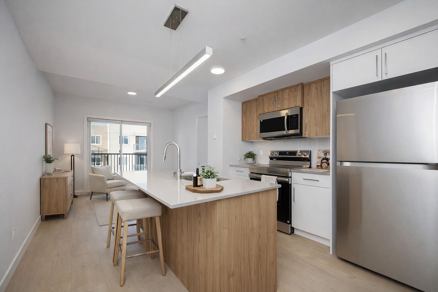 Calgary 2 bedrooms Condo Unit for rent. Property photo: 741391-1