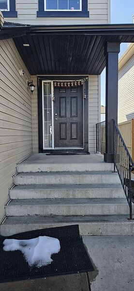 Calgary 3 bedrooms House for rent. Property photo: 741408-3