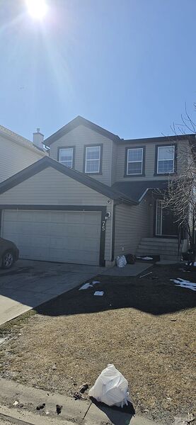 Calgary 3 bedrooms House for rent. Property photo: 741408-2