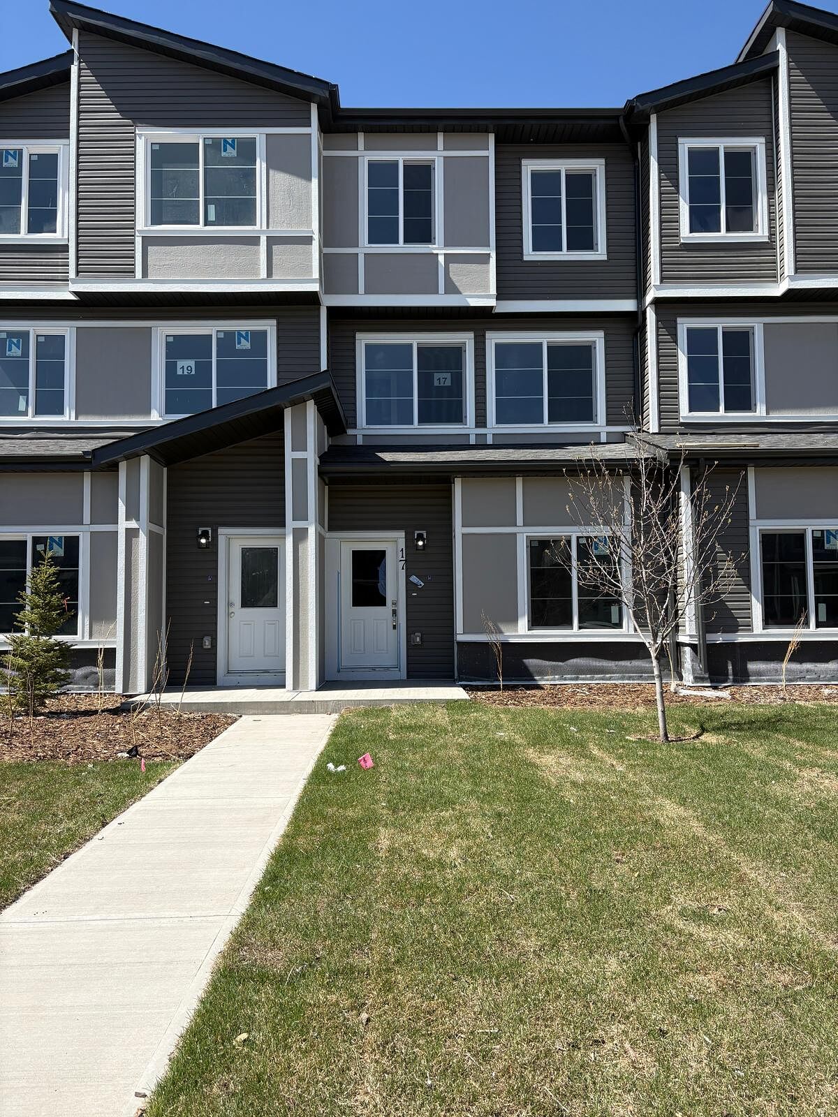 Calgary 3 bedrooms Townhouse for rent. Property photo: 741464-1