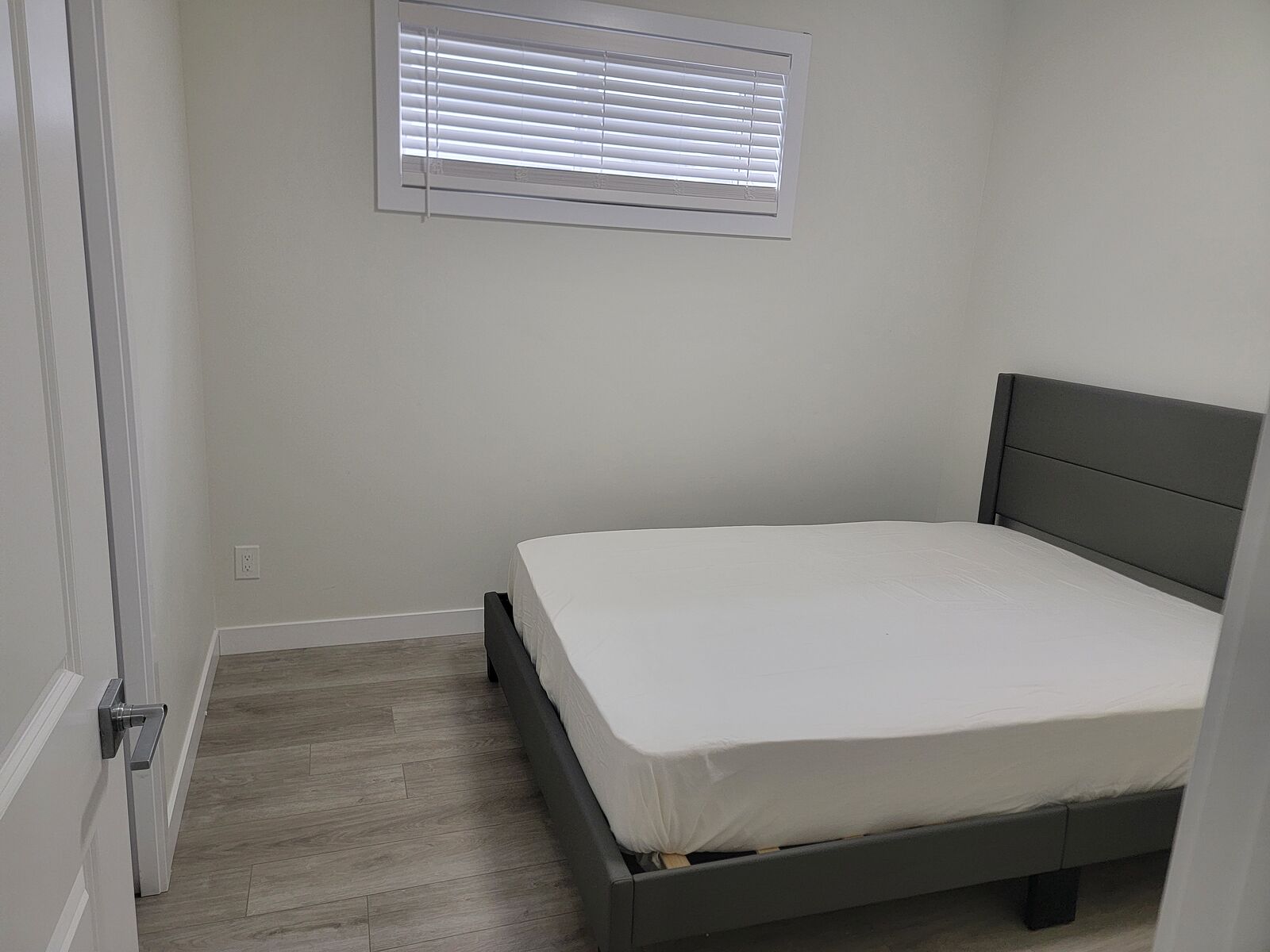 Calgary 2 bedrooms Basement for rent. Property photo: 741479-1