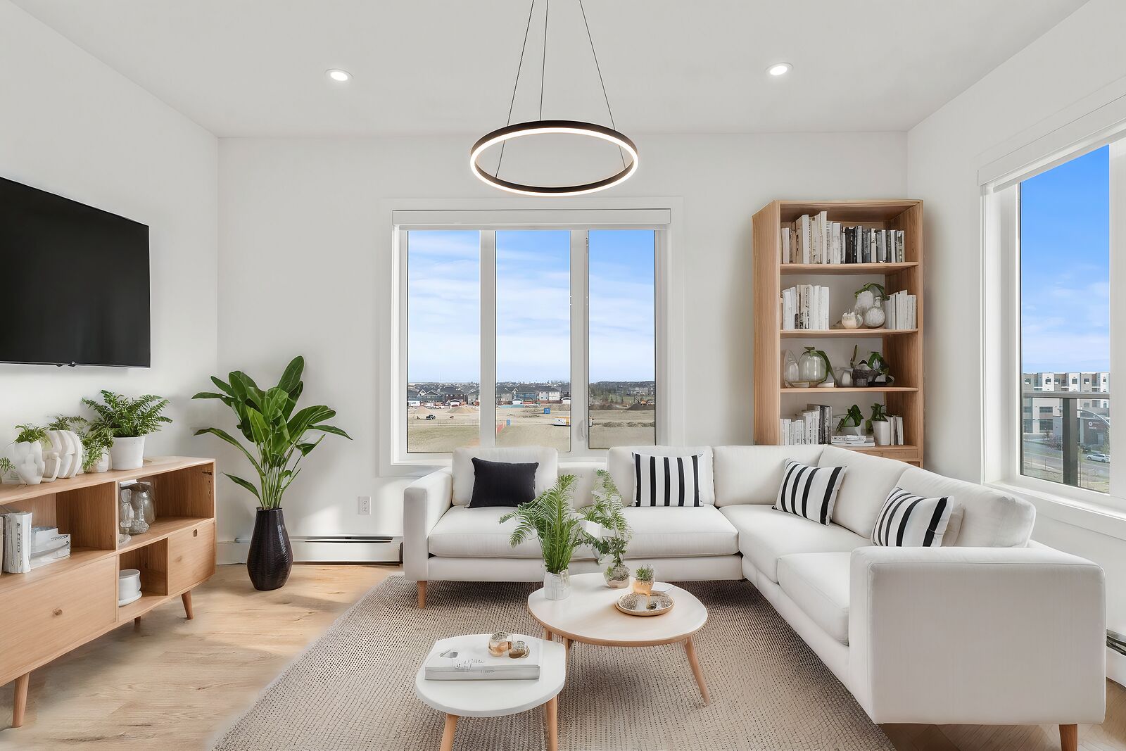 Calgary 2 bedrooms Condo Unit for rent. Property photo: 741532-1