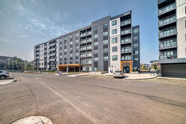 Calgary 2 bedrooms Condo Unit for rent. Property photo: 741532-2