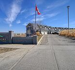 Spacious End Unit 4 Bed + Den & 3.5 Bath with Ravine Views