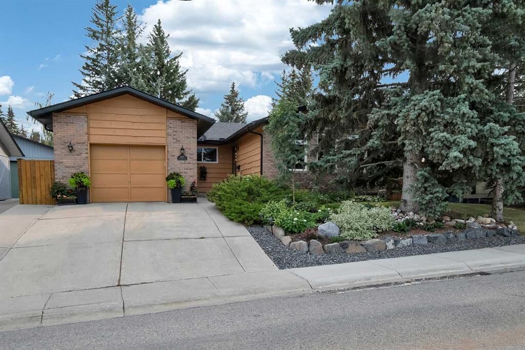 Calgary 2 bedrooms Basement for rent. Property photo: 741678-1