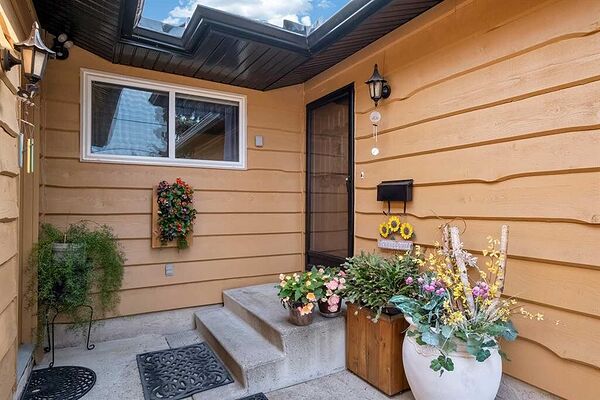 Calgary 2 bedrooms Basement for rent. Property photo: 741678-2