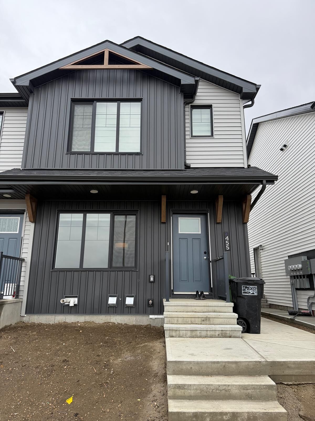 Edmonton 3 bedrooms Townhouse for rent. Property photo: 741800-1