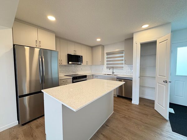 Edmonton 3 bedrooms Townhouse for rent. Property photo: 741800-3