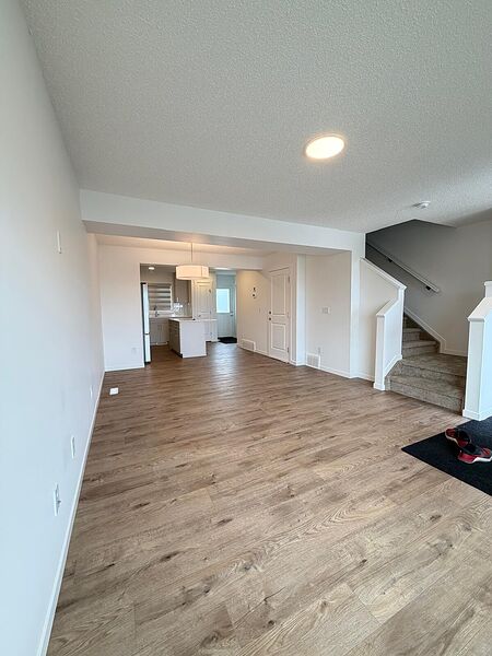 Edmonton 3 bedrooms Townhouse for rent. Property photo: 741800-2