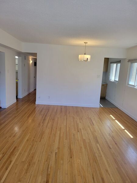 Calgary 2 bedrooms Condo Unit for rent. Property photo: 741972-3