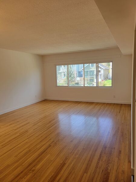Calgary 2 bedrooms Condo Unit for rent. Property photo: 741972-2
