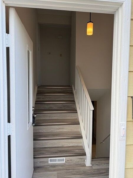 Calgary 2 bedrooms Fourplex for rent. Property photo: 742025-3