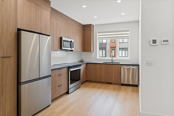 Calgary 2 bedrooms Townhouse for rent. Property photo: 742029-2