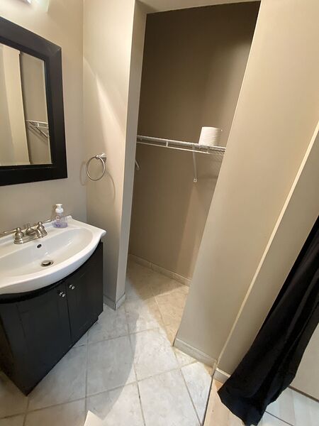 Calgary 1 bedroom Basement for rent. Property photo: 742033-3
