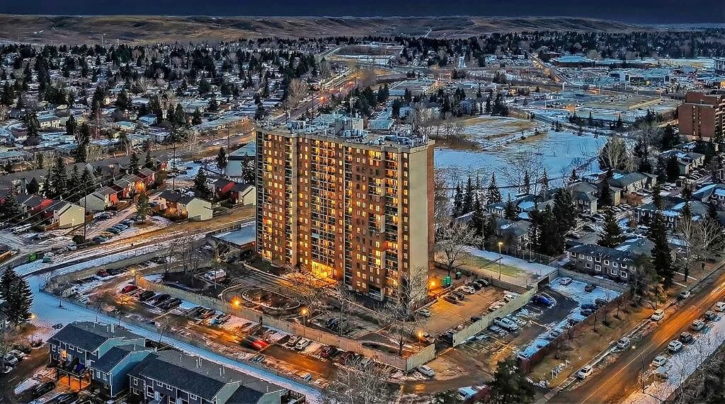 Calgary 2 bedrooms Condo Unit for rent. Property photo: 742036-1