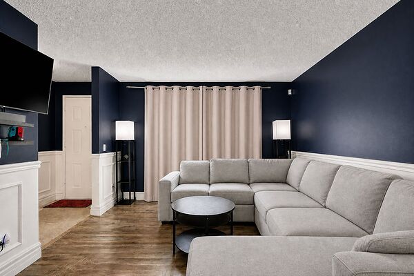 Calgary 1 bedroom Room For Rent for rent. Property photo: 742101-3