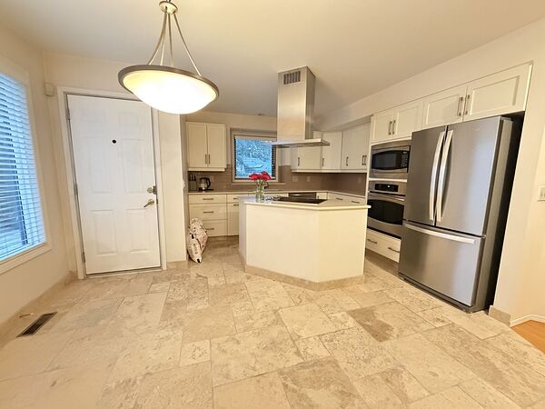 Calgary 3 bedrooms Room For Rent for rent. Property photo: 742145-3