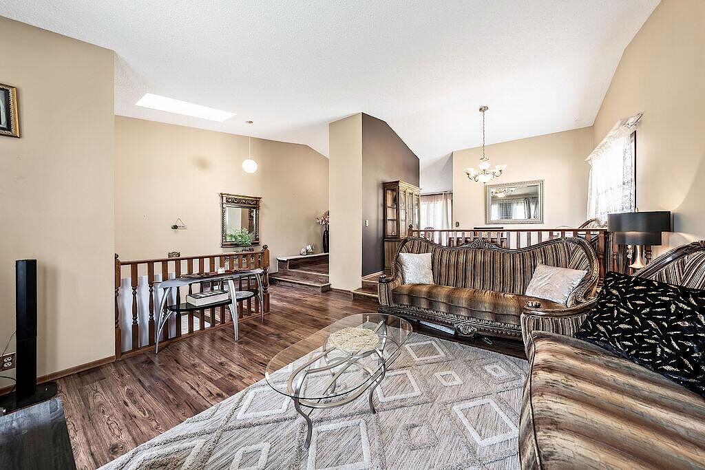 Calgary 1 bedroom Room For Rent for rent. Property photo: 742158-1