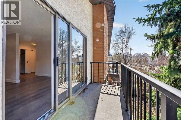 Calgary 3 bedrooms Condo Unit for rent. Property photo: 742344-3