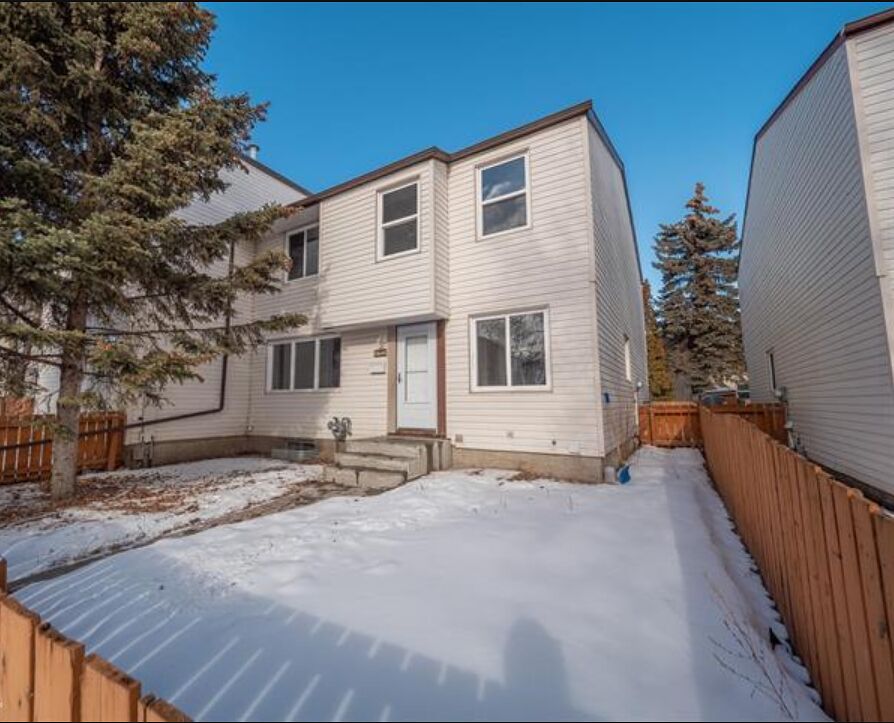 Edmonton 3 bedrooms Townhouse for rent. Property photo: 742450-1