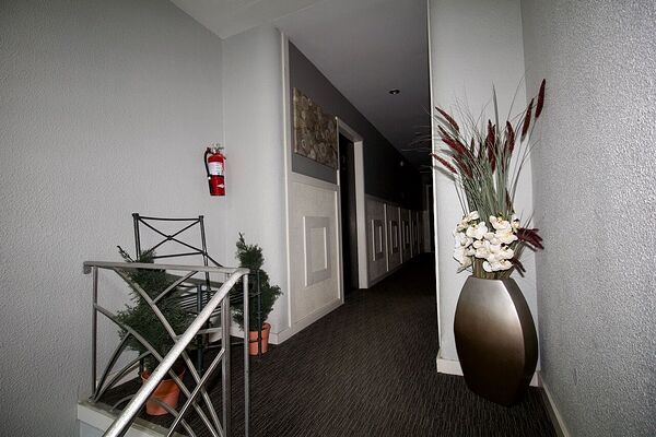 Calgary 1 bedroom Condo Unit for rent. Property photo: 742453-3