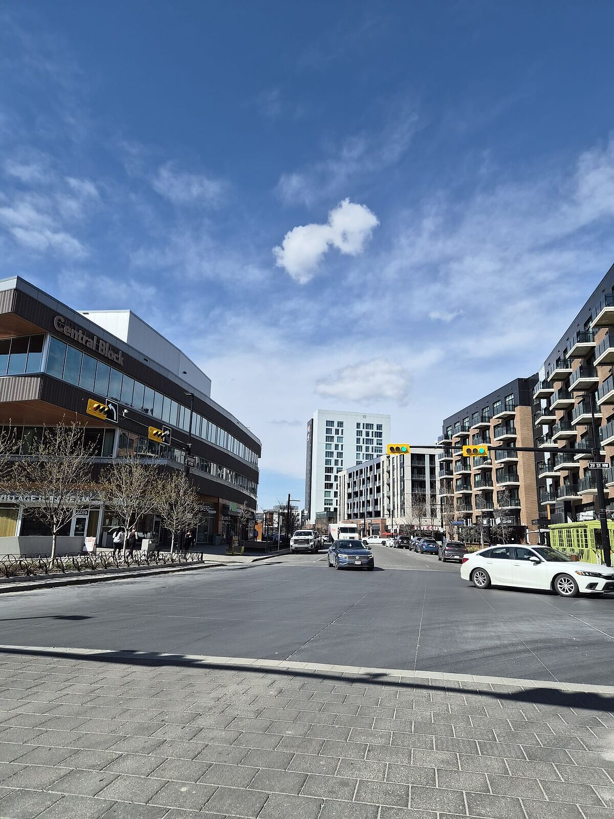Calgary 2 bedrooms Condo Unit for rent. Property photo: 742467-1