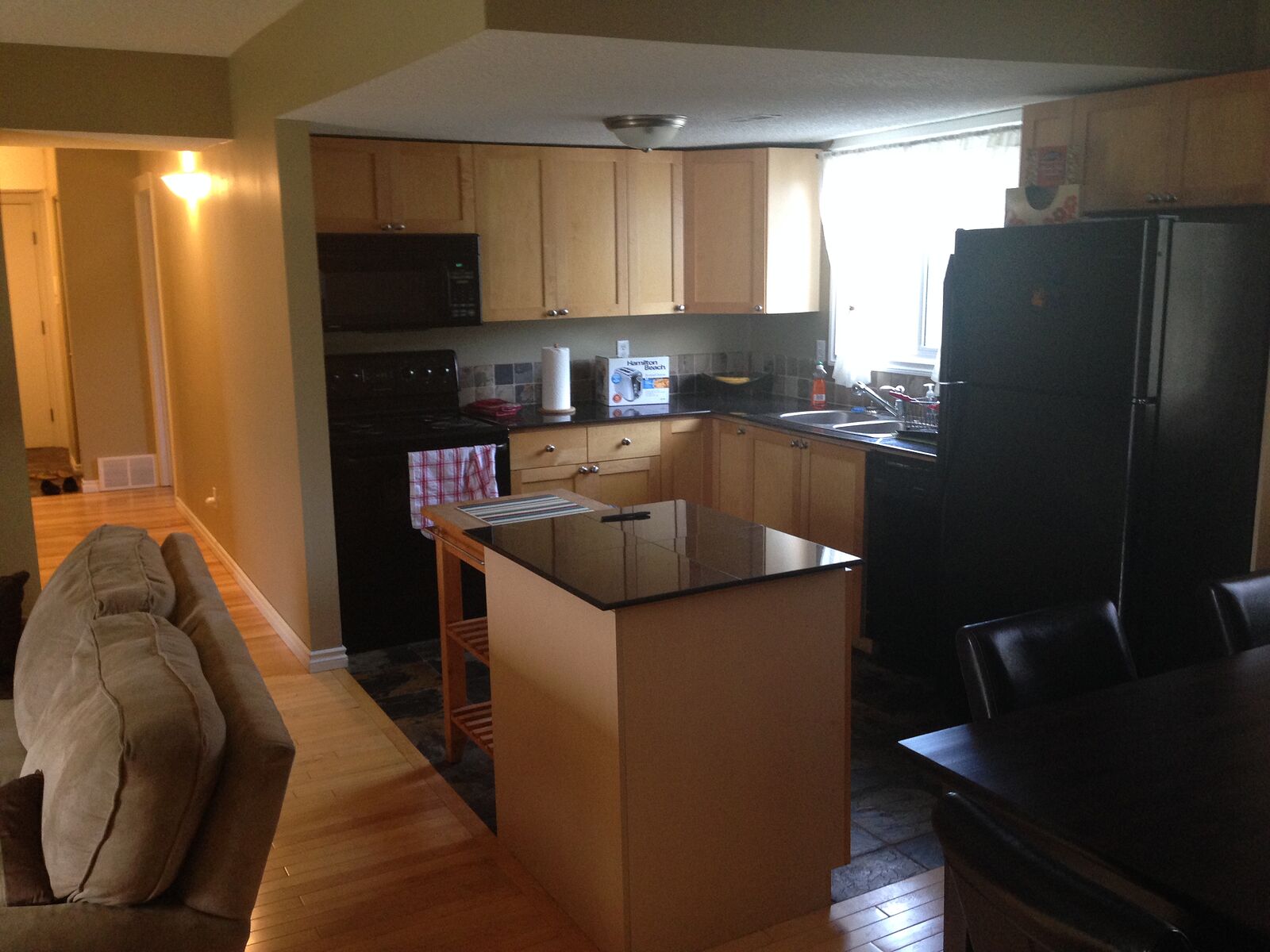 Calgary 3 + Den bedrooms Room For Rent for rent. Property photo: 742508-1