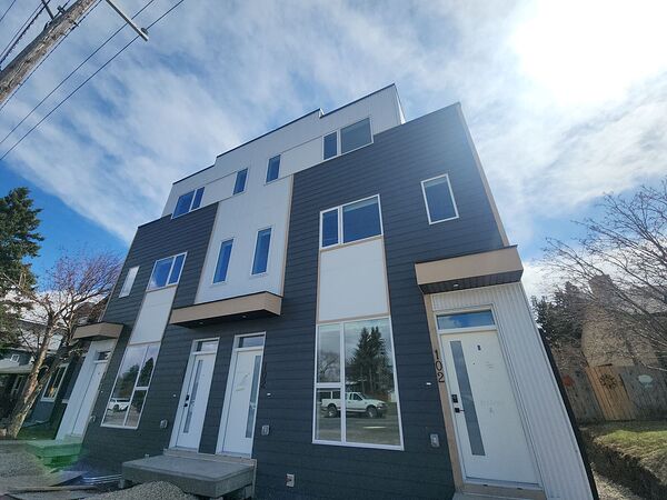 Calgary 2 bedrooms Duplex for rent. Property photo: 742509-2