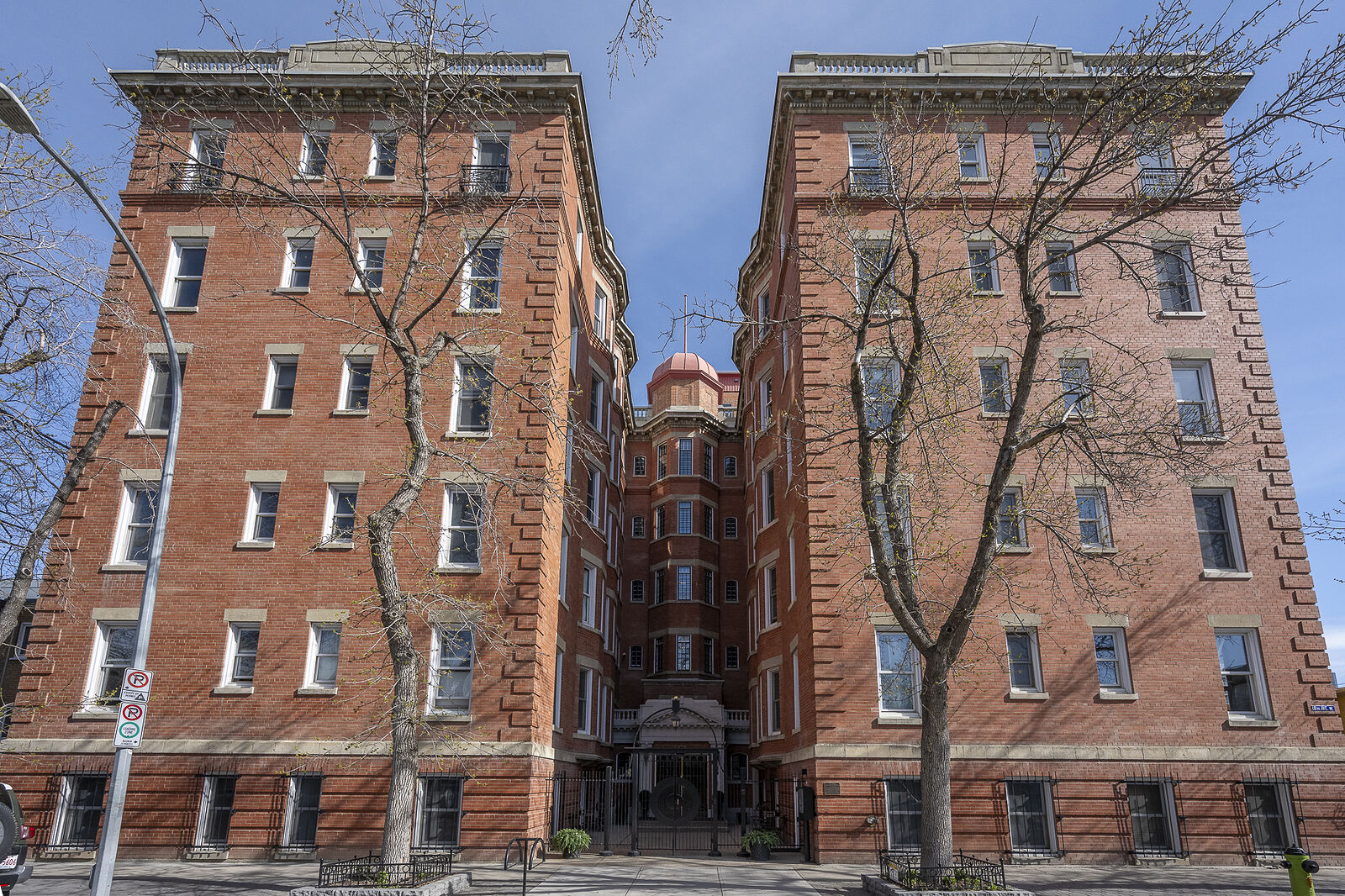 Calgary 1 bedroom Condo Unit for rent. Property photo: 742524-1