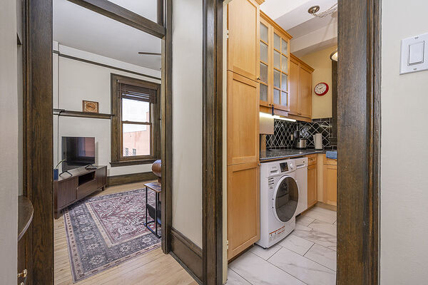 Calgary 1 bedroom Condo Unit for rent. Property photo: 742524-3