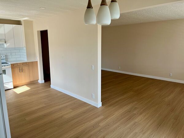Calgary 2 bedrooms Duplex for rent. Property photo: 742526-3