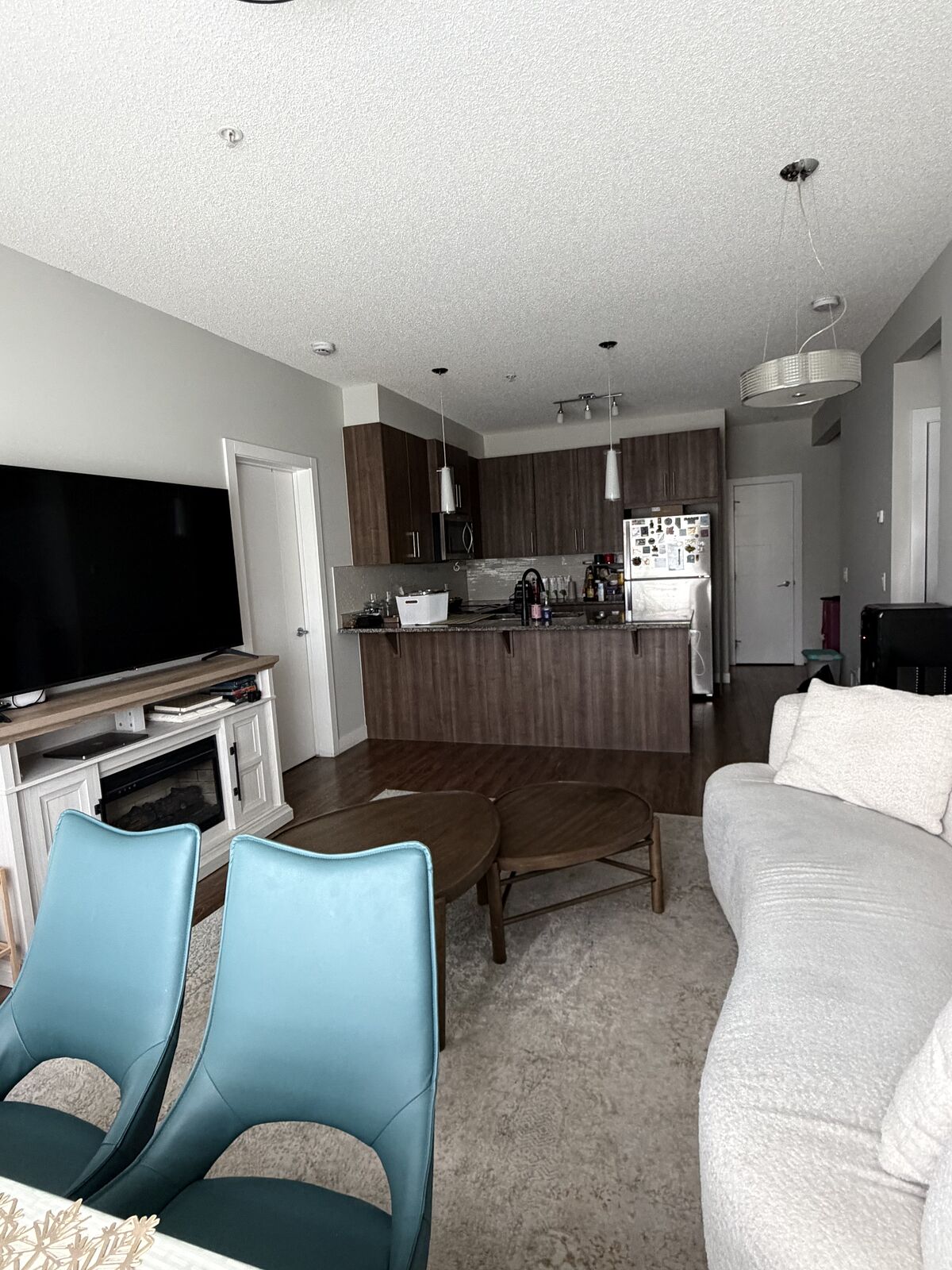 Calgary 2 + Den bedrooms Condo Unit for rent. Property photo: 742568-1
