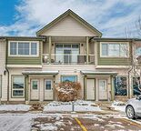 Apartment single level unit, open concept, comfortable living room, kitchen and