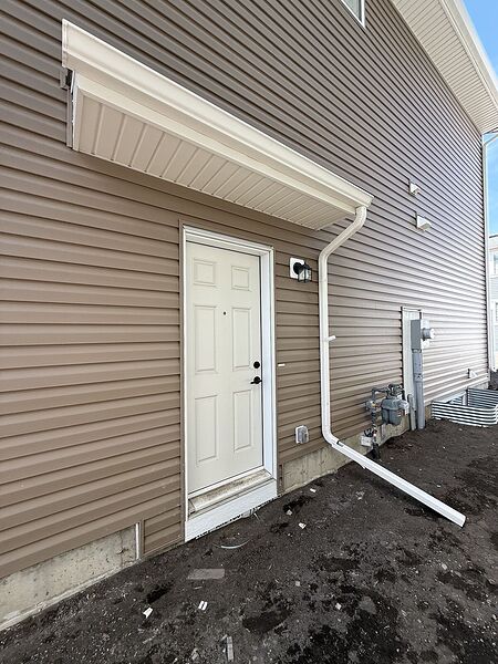 Calgary 2 bedrooms Basement for rent. Property photo: 742608-2
