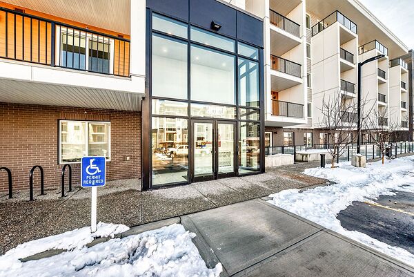 Calgary 2 bedrooms Condo Unit for rent. Property photo: 742627-3