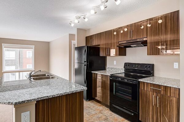 Calgary 1 bedrooms Apartment for rent. Property photo: 742634-2