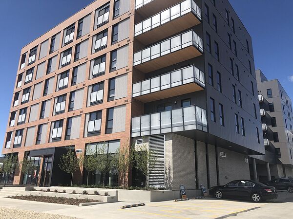 Calgary 1 bedroom Condo Unit for rent. Property photo: 742781-2