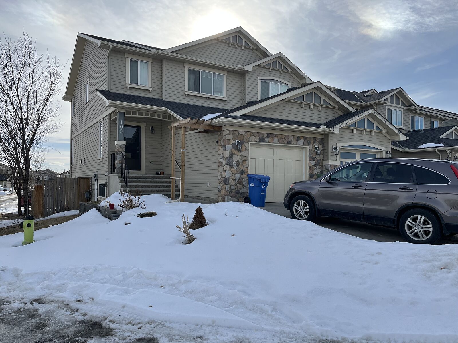 Calgary 4 bedrooms House for rent. Property photo: 742810-1