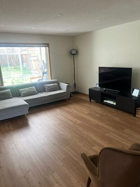 Calgary 5 bedrooms House for rent. Property photo: 742869-2