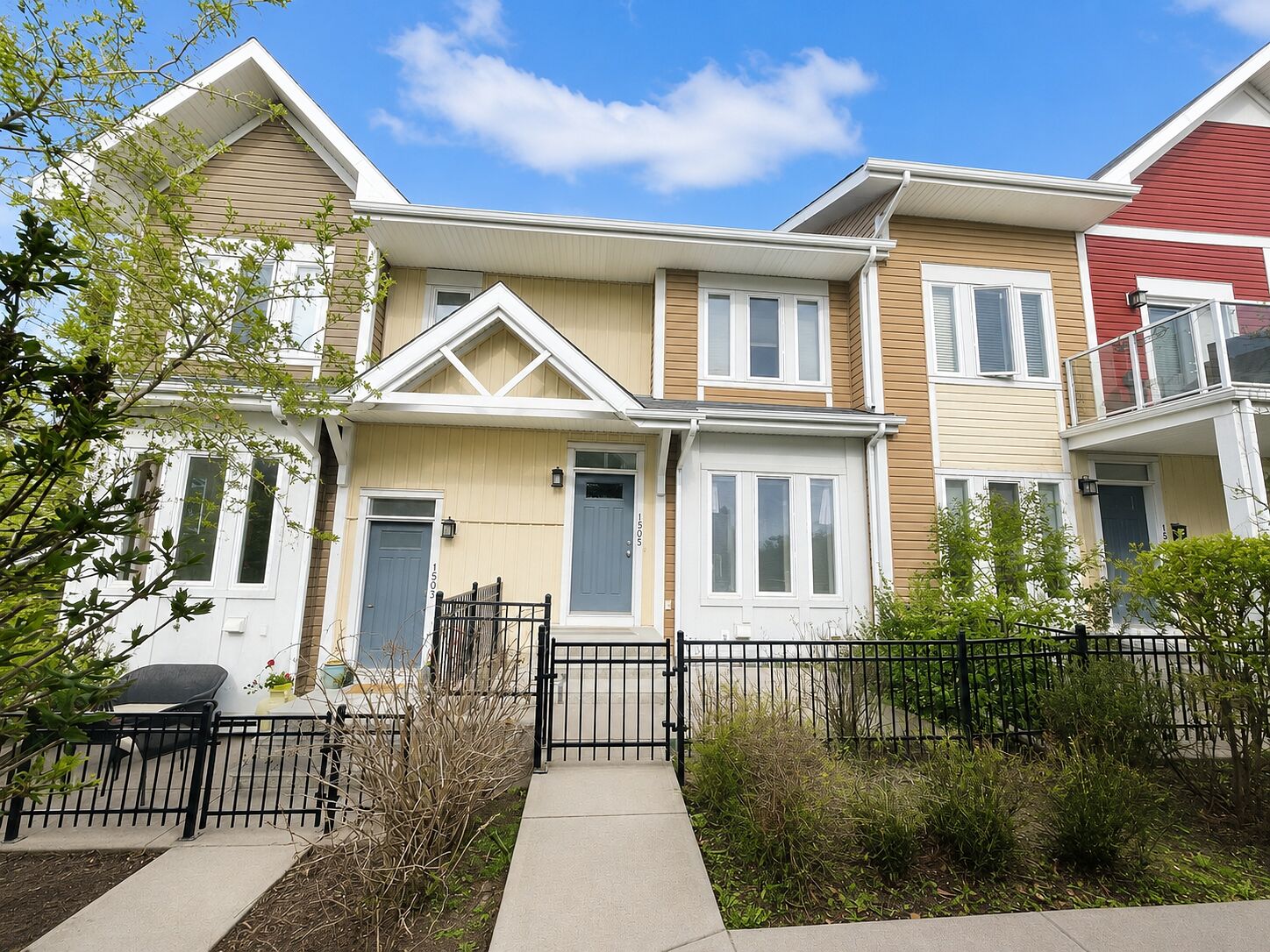 Calgary 2 bedrooms Townhouse for rent. Property photo: 742895-1