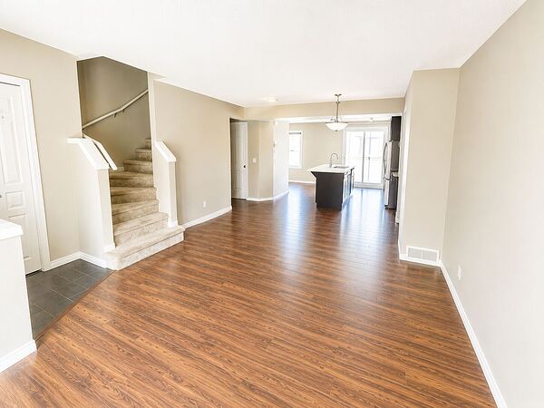 Calgary 2 bedrooms Townhouse for rent. Property photo: 742895-3