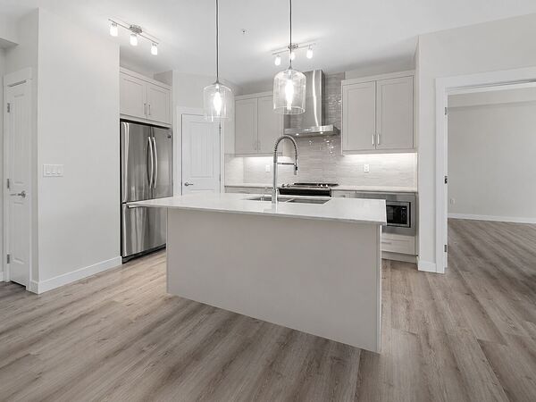 Calgary 2 bedrooms Condo Unit for rent. Property photo: 742931-3