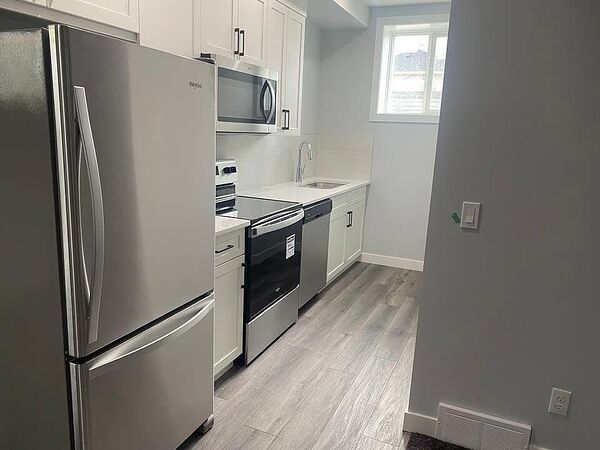 Calgary 2 bedrooms Basement for rent. Property photo: 742945-3